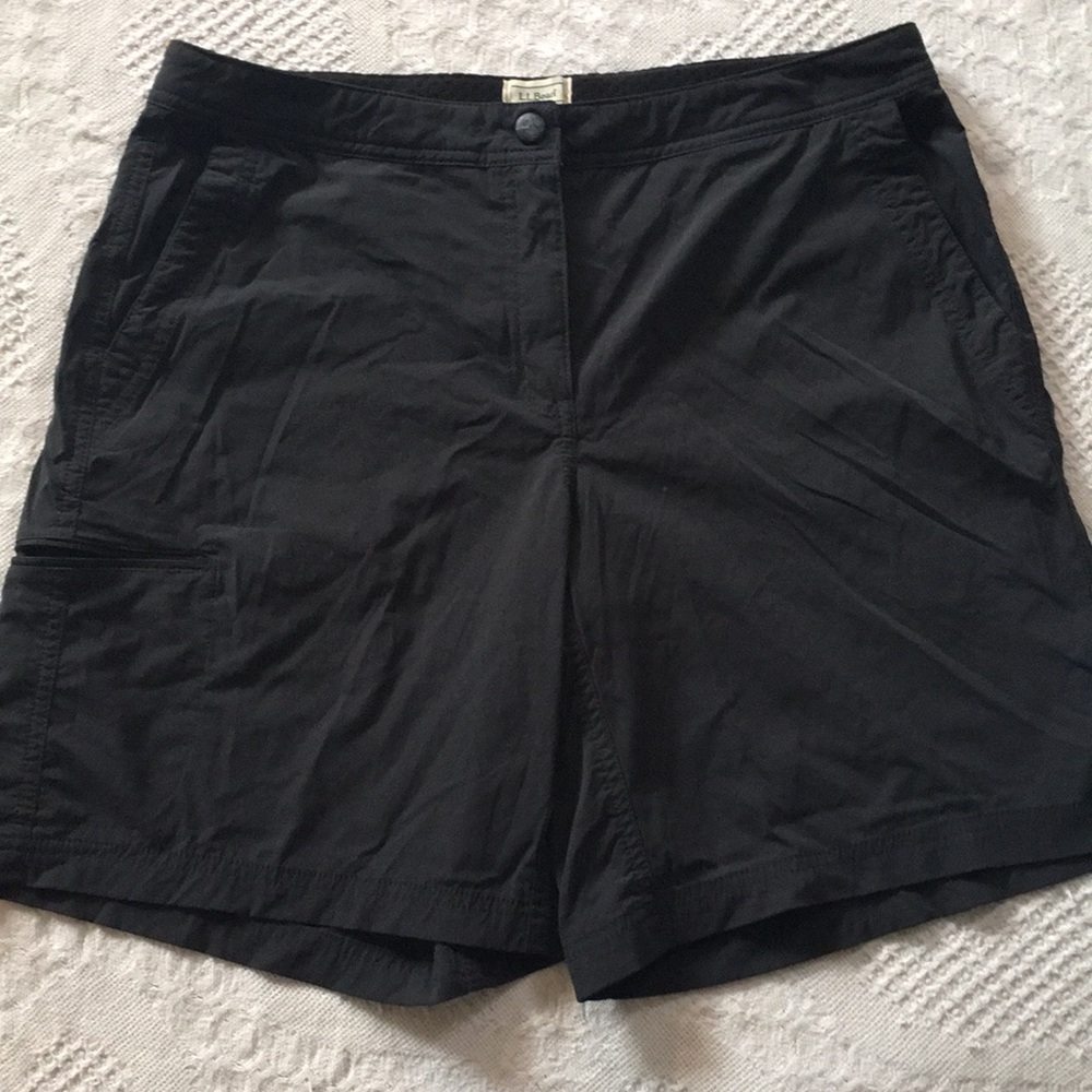 L.L.Bean Womans Black Summer Shorts Size 10